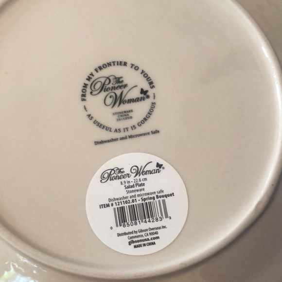The pioneer woman stoneware salad plate. Spring bouquet - Picture 4 of 4